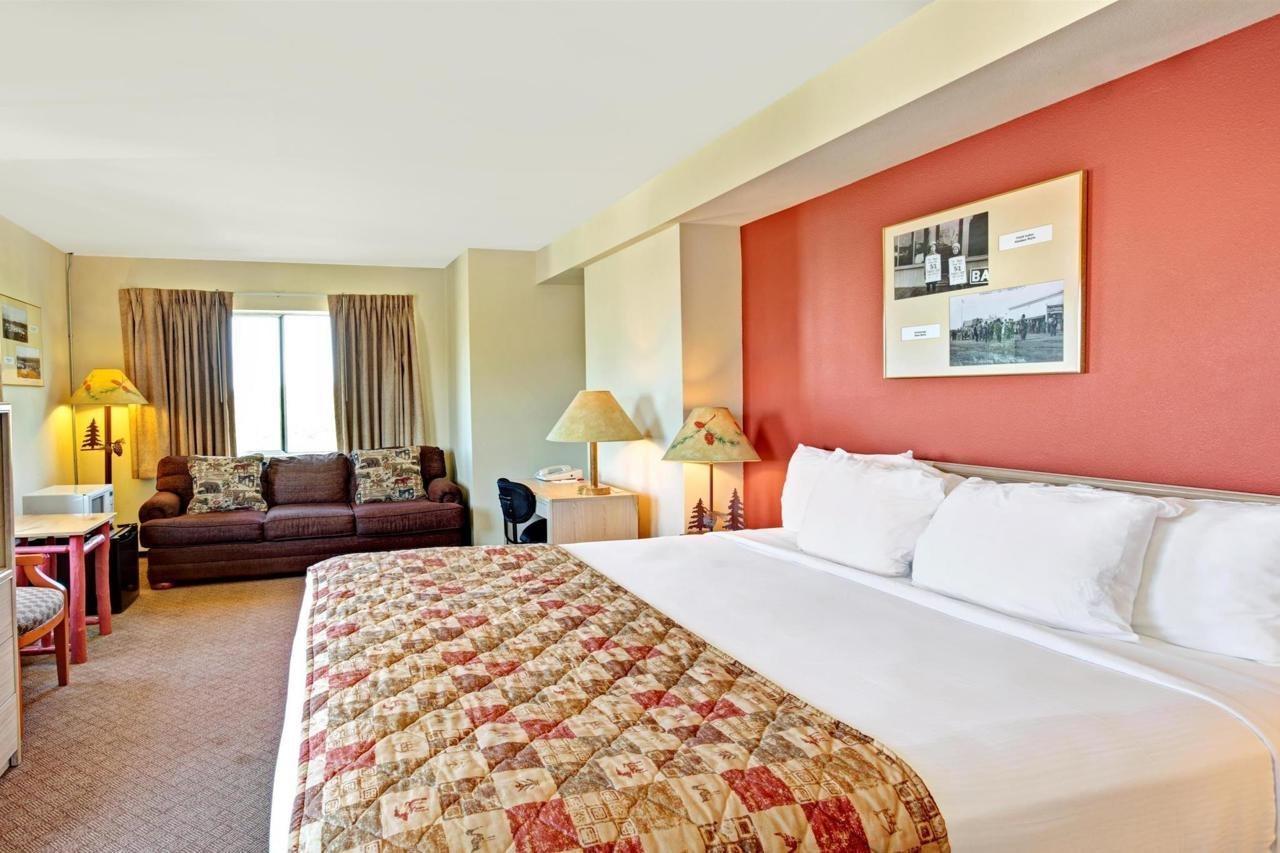 Ramada By Wyndham Anchorage Hotel Екстериор снимка